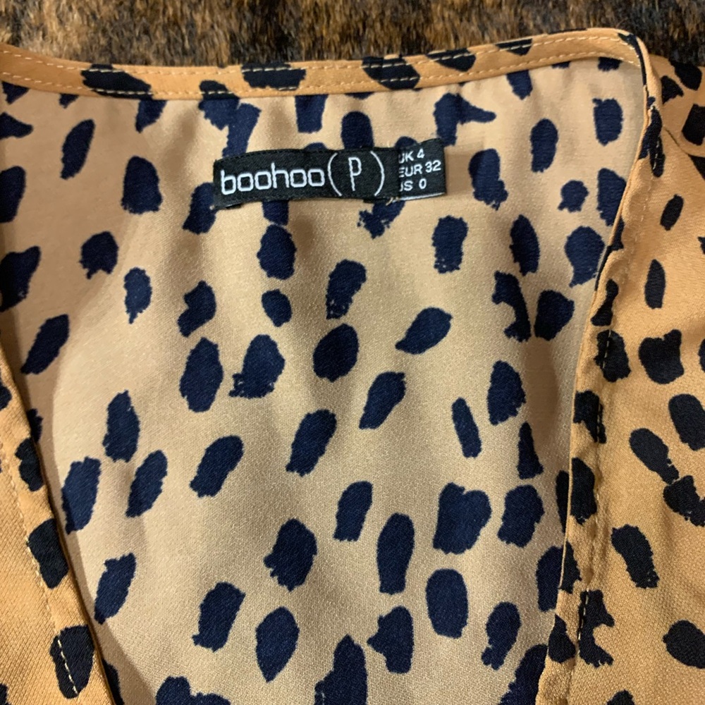 Boohoo (P) size 0 Dalmatian print button up shift dress camel color - Picture 2 of 9